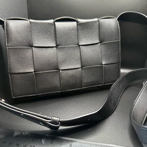 BOTTEGA VENETA Cassette Calfskin Strap Shoulder Bag Classic Size